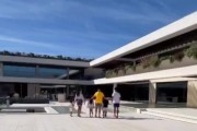 篮球比分专家推荐-C罗社媒晒度假视频：很高兴能和家人一起回家
